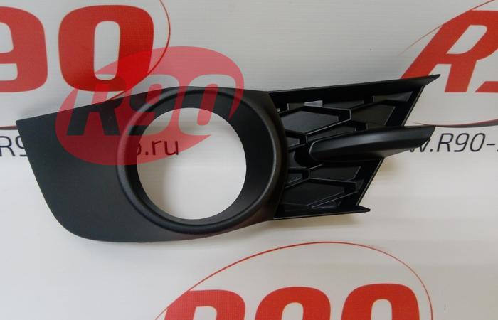 Облицовка противотуманной фары правая XRAY LADA 261A28593R